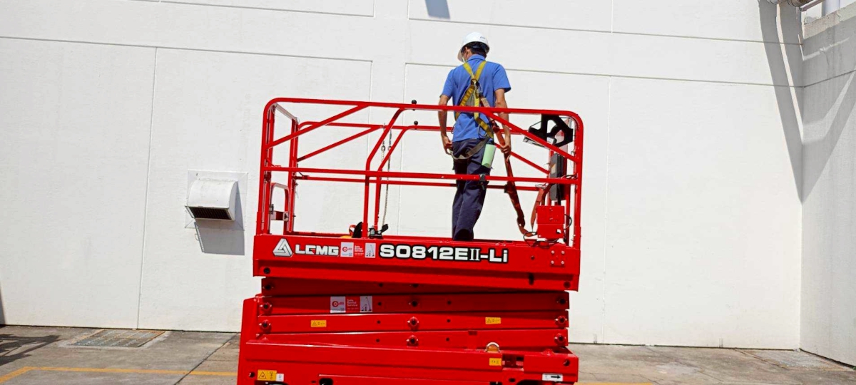 LINE_ALBUM_หลักสูตรรถกระเช้า X-Lift และ Boom Lift_250828_34.jpg - หลักสูตรรถกระเช้า X-Lift และ Boom Lift